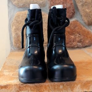 UGG Size 8 Women's Raincloud Lace